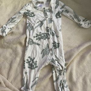 Spearmint love cactus onesie 0-3 months gently used